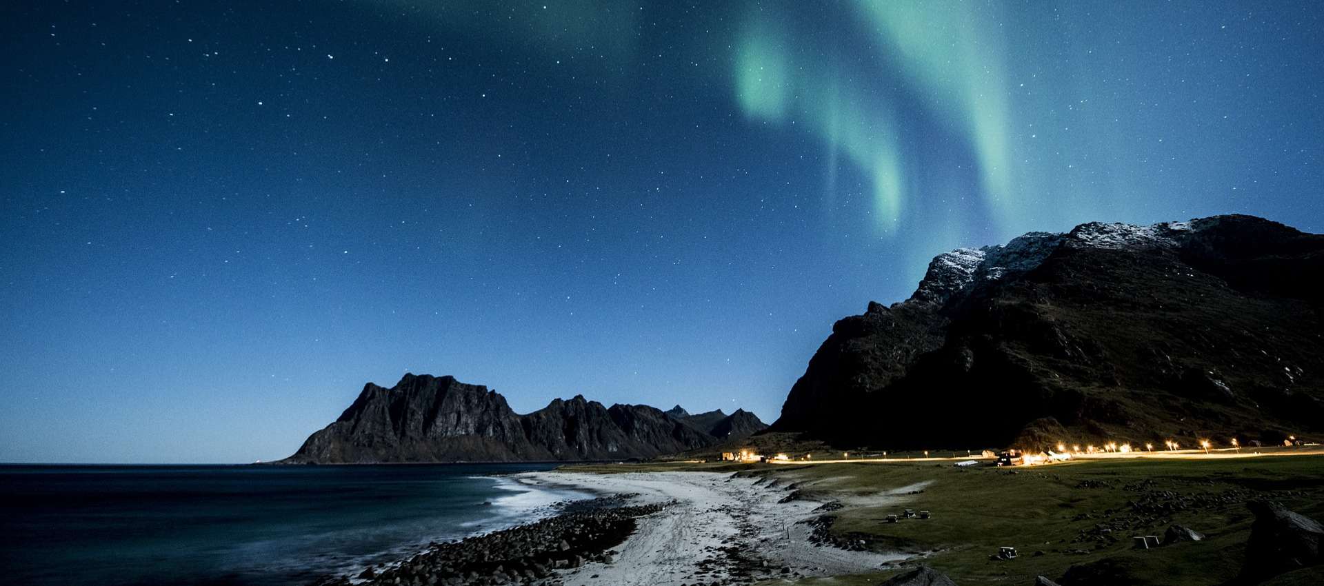 Hygge und andere norwegische Wörter für besondere Gefühle. Auf dem Foto ist das Nordlicht zu sehen.