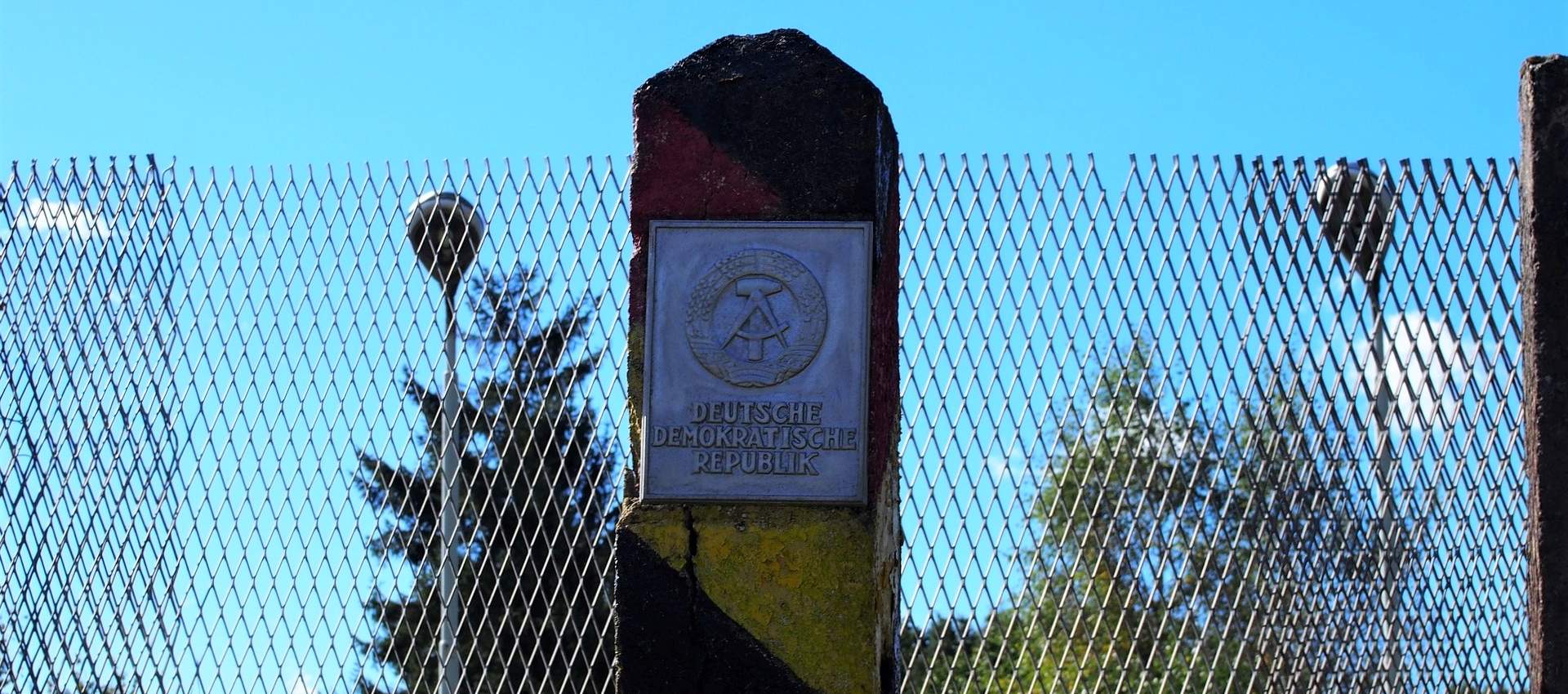 Jugendtourist und die Flucht eines jungen Erfurters aus der DDR im Bus. Das Foto zeigt die DDR-Grenzanlagen.